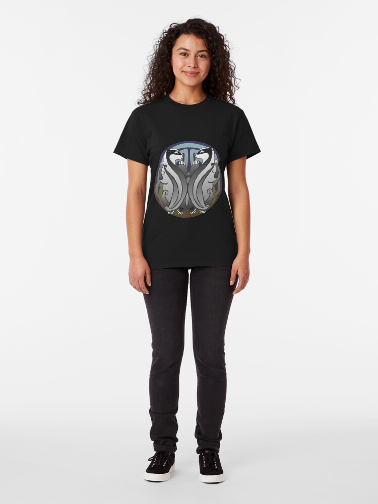 Alternate view of Mae moch daear | Badgers Classic T-Shirt