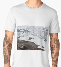 Middle Cove: Iceberg Season. Men's Premium T-Shirt