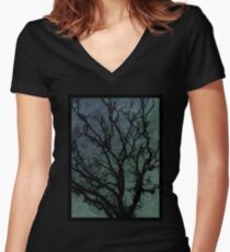 Oak & skies Women's Fitted V-Neck T-Shirt