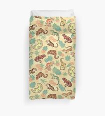 Gecko family in yellow Duvet Cover