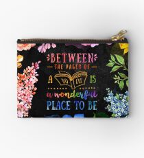 Between the pages Studio Pouch
