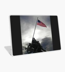 Vinilo para portátil Monumento de guerra del cuerpo de mar
