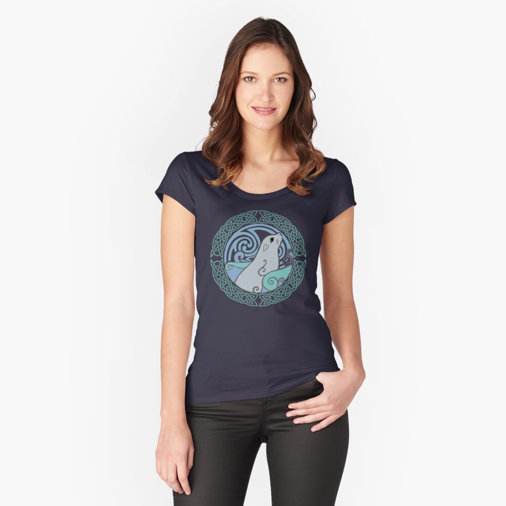 I am a lure: from paradise Fitted Scoop T-Shirt