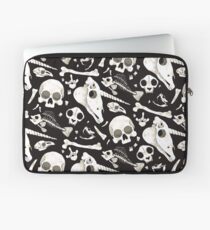 black Skulls and Bones - Wunderkammer Laptop Sleeve