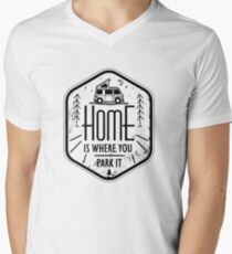 Home is where you park it vanlife camper art T-Shirt mit V-Ausschnitt für Männer