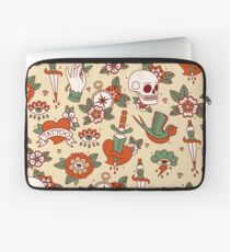 Traditional Old School Tattoo Pattern Laptop Sleeve