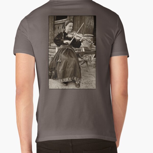 Hardanger fiddle player V-Neck T-Shirt