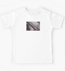 zwischen den Rissen Kinder T-Shirt