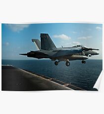 Eine F / A-18F Super Hornet startet von der USS John C. Stennis. Poster