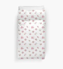 Cute vintage rose flower pattern on white background Duvet Cover