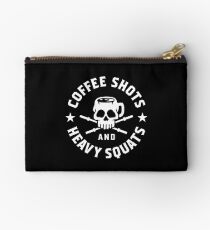 Kaffeeschüsse und schwere Kniebeugen Täschchen