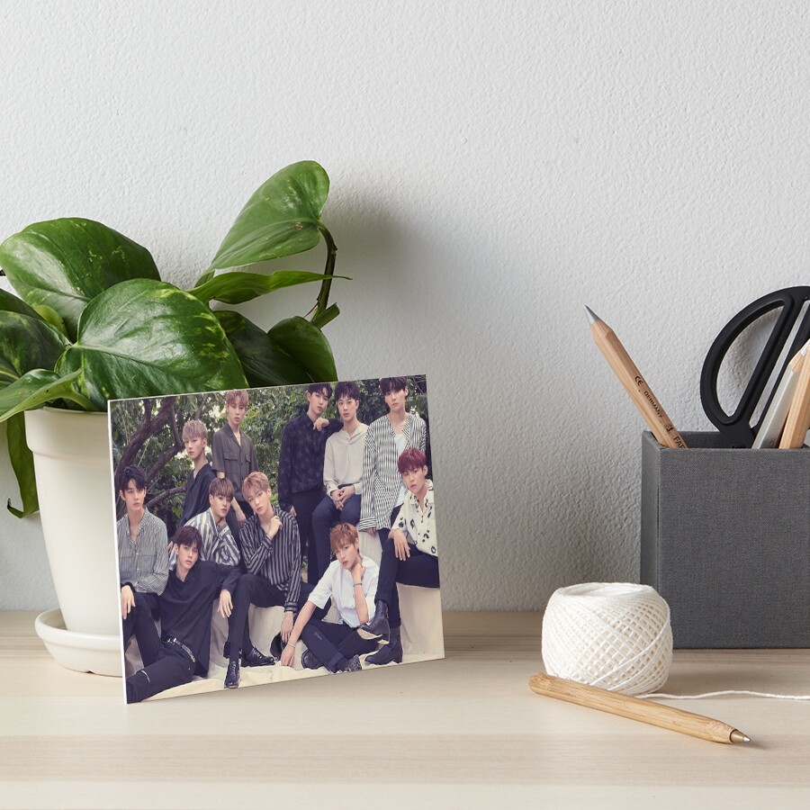 WANNA ONE (황 미현) ft. 1st Look Poster\ WANNA ONE (황 미현) ft. 1st Look Poster\