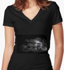 Mysterious Doctor Women's Fitted V-Neck T-Shirt