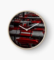 Rote Stühle Uhr