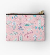 Galaxy Babe Muster Studio Clutch