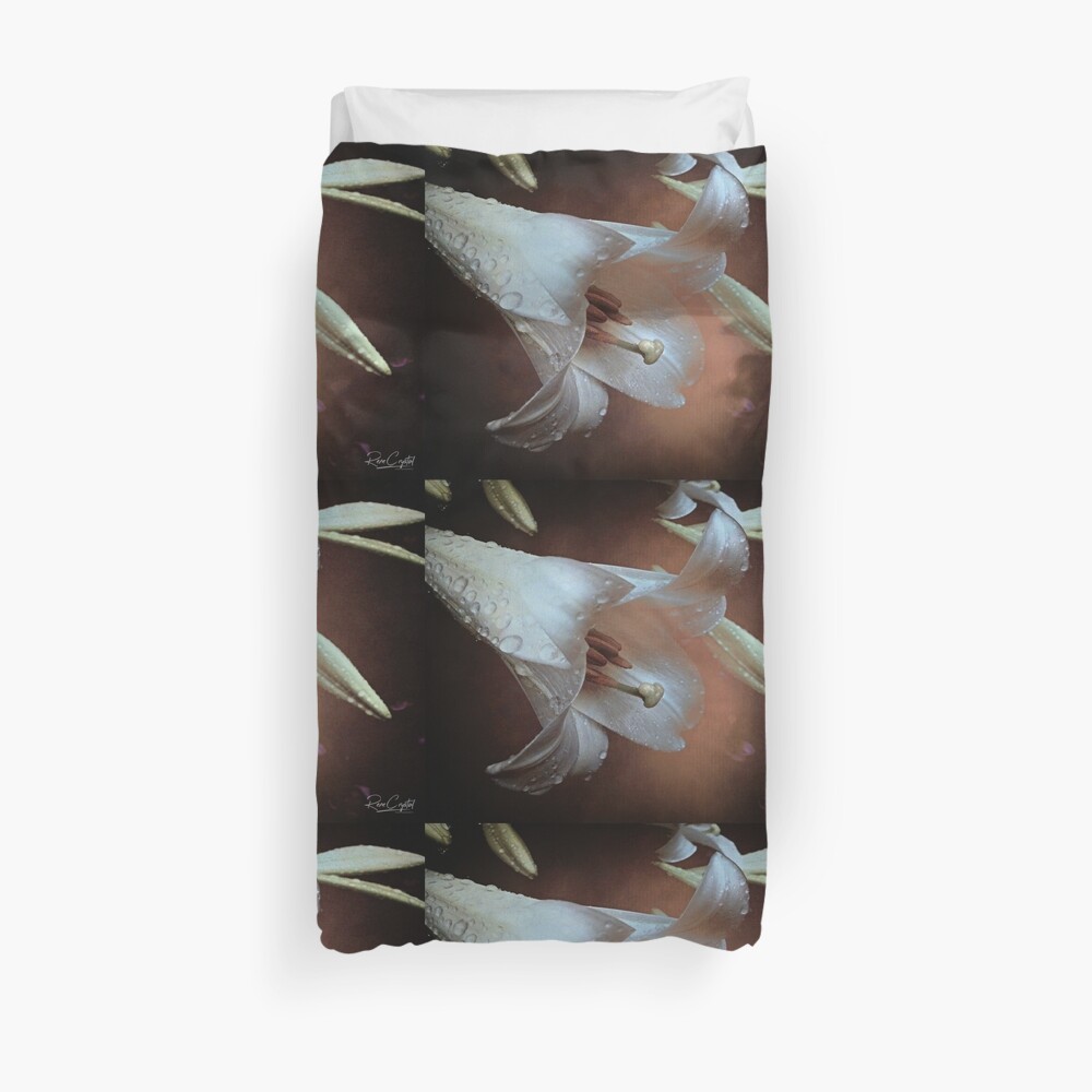 Day Lily Dew Duvet Cover