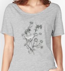 Bienen und Kamille auf Karamell Hintergrund Loose Fit T-Shirt