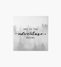 Und so beginnt das Abenteuer - Foggy Trees Forest Wall Decor Galeriedruck