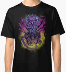 LONG LIVE THE QUEEN (color) Classic T-Shirt
