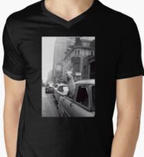 New York Llama Men's V-Neck T-Shirt
