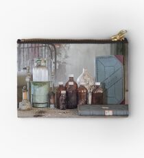 The Edge Studio Pouch