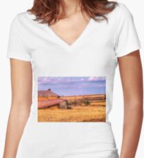 On the farm Women's Fitted V-Neck T-Shirt
