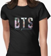 BTS - LIEBE SICH SELBST Tailliertes T-Shirt für Frauen