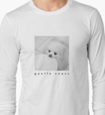 Sanfte Snacc Tortilla Dog - schwarzer Text Langarmshirt