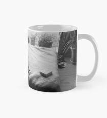Willow on bed Mug