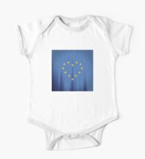 Europe, European Flag Design, Pro-EU Design, Anti-Brexit, heart-shaped, vintage look Baby Body Kurzarm