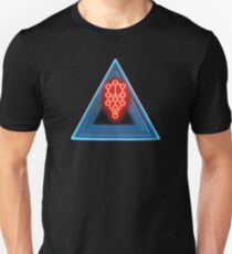 Pyramiden Slim Fit T-Shirt