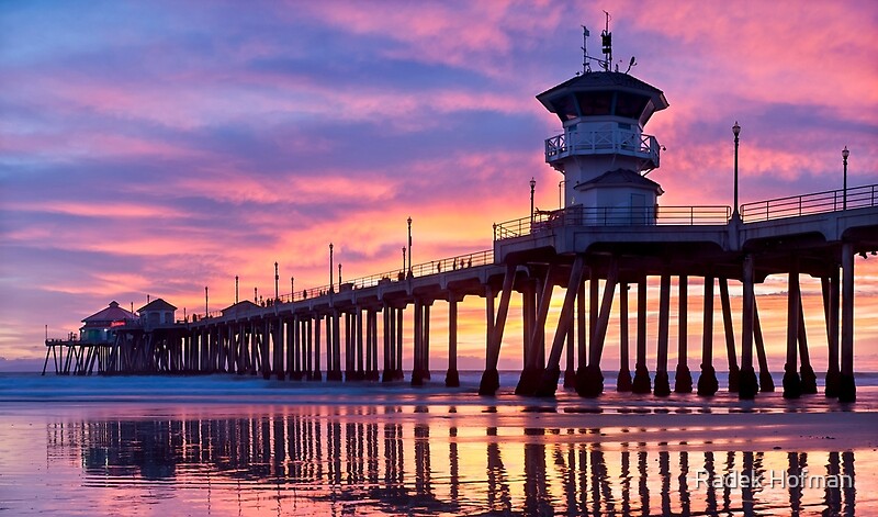 Huntington Beach Pier dusk, California, USA / www.radekhofman.com • Million...