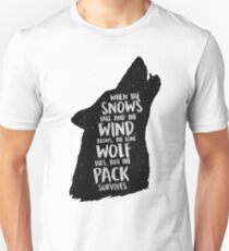 Camiseta unisex El lobo solitario muere, pero el paquete sobrevive