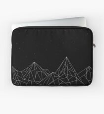 Night Court Mountains - Schwarz (ALTE VERSION) Laptoptasche