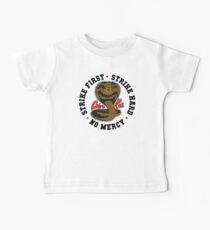 Cobra kai - Streik zuerst - Streik schwer - keine Gnade Licht HD Baby T-Shirt
