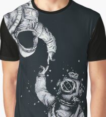 Astronaut und Taucher - Letzte Grenzen Grafik T-Shirt