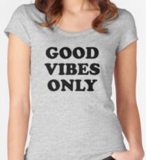 NUR GUTE SCHWINGUNGEN Tailliertes Rundhals-Shirt