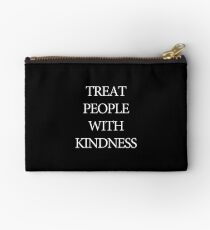 Behandle Menschen mit Freundlichkeit Black & White Studio Clutch