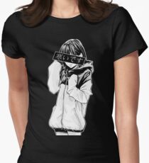 KALT (schwarz und weiß) - traurig japanische Ästhetik Tailliertes T-Shirt für Frauen