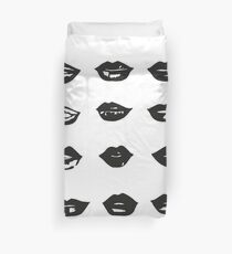 kiss kiss in black and white Duvet Cover