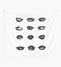 kiss kiss in black and white Wall Tapestry