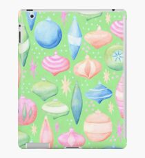 Retro Christmas Ornaments Green Background iPad Case/Skin