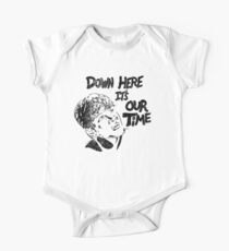 Es ist unsere Zeit hier unten Baby Body Kurzarm