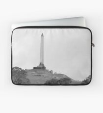 One tree hill - Auckland Laptop Sleeve