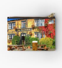 Prost aus dem Woolpack Emmerdale Täschchen