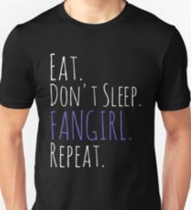 Camiseta ajustada COMA, NO DORMIR, FANGIRL, REPETIR (blanco)