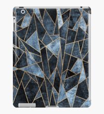 Zerschmettertes weiches dunkles Blau iPad-Hülle & Klebefolie
