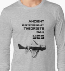 Ancient Aliens 'Ancient Astronaut Theorists Say Yes' Quimbaya aeroplane Giorgio A. Tsoukalos Version 1 Long Sleeve T-Shirt