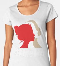 Camiseta premium de cuello ancho ¡Di Metoo! Mujer de pie por Righ. Yo también camiseta