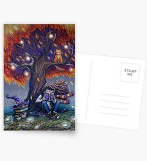 Postales Joven bruja leyendo el libro de magia